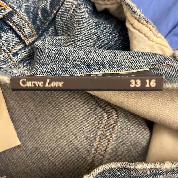 Abercrombie & Fitch ladies Jean shorts - Picture 9 of 11